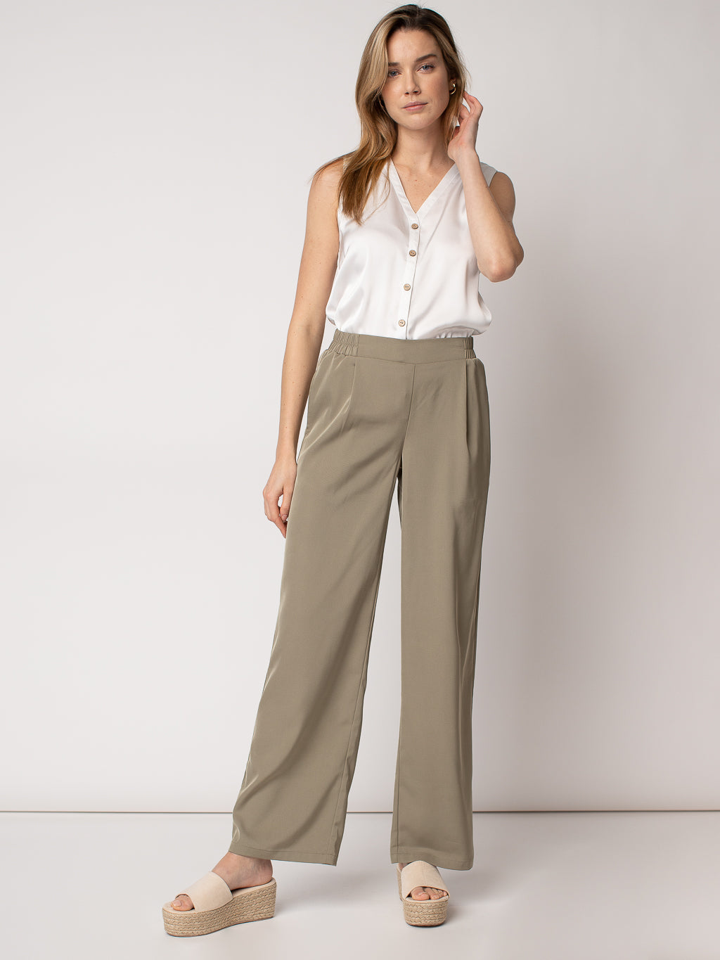 Pull-on dress pant with elastic waistband