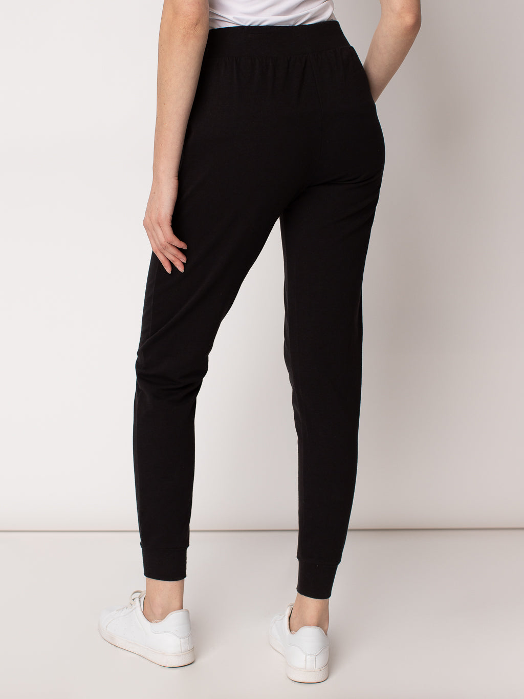 Semi-fitted lounge pant