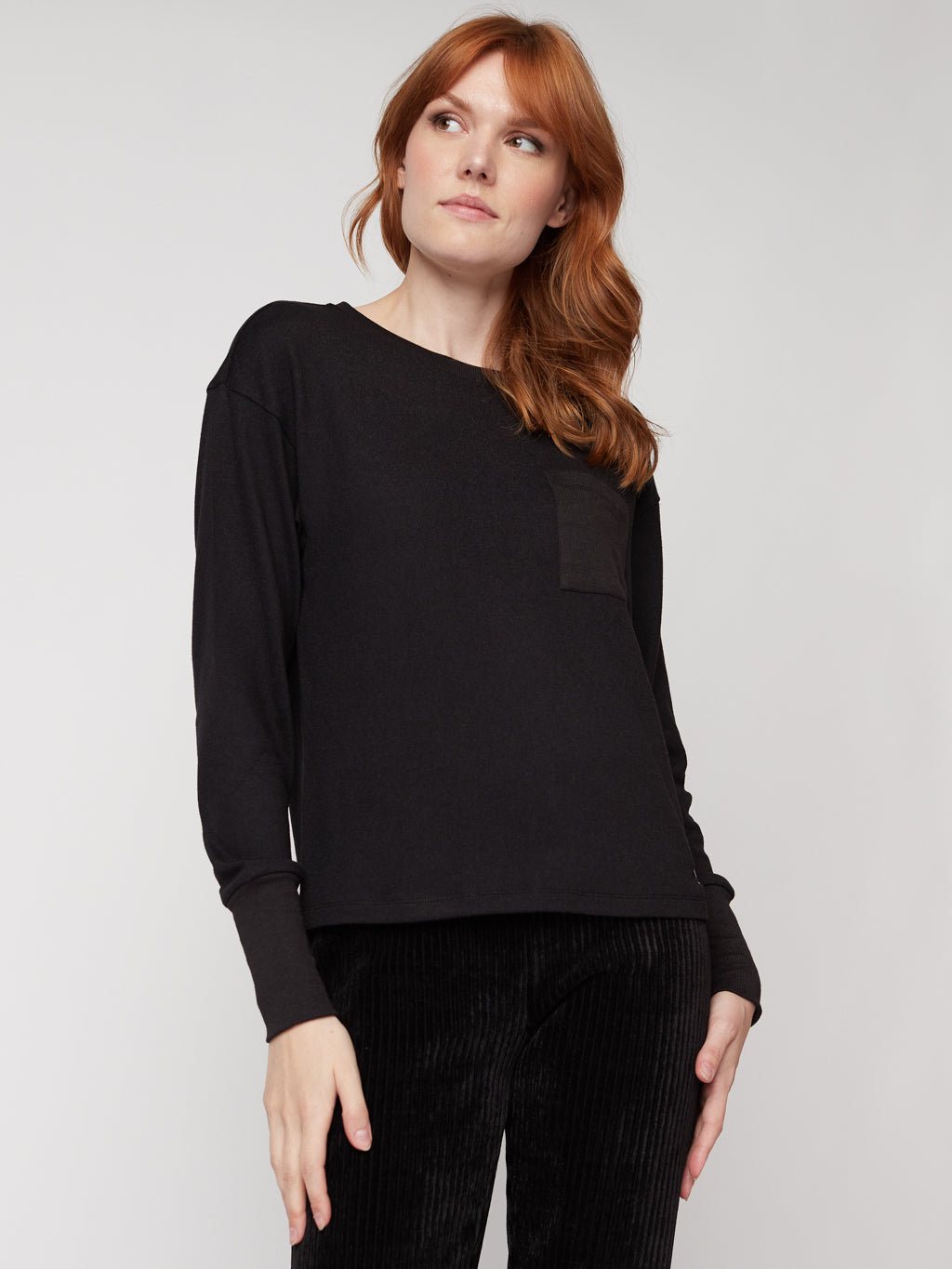 Long-sleeve semi-fitted t-shirt