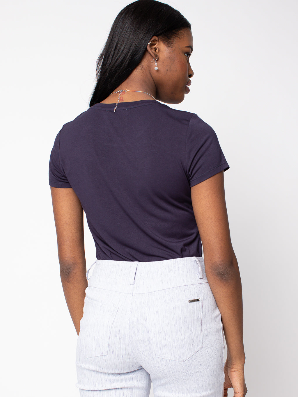 Short-sleeve semi-fitted t-shirt