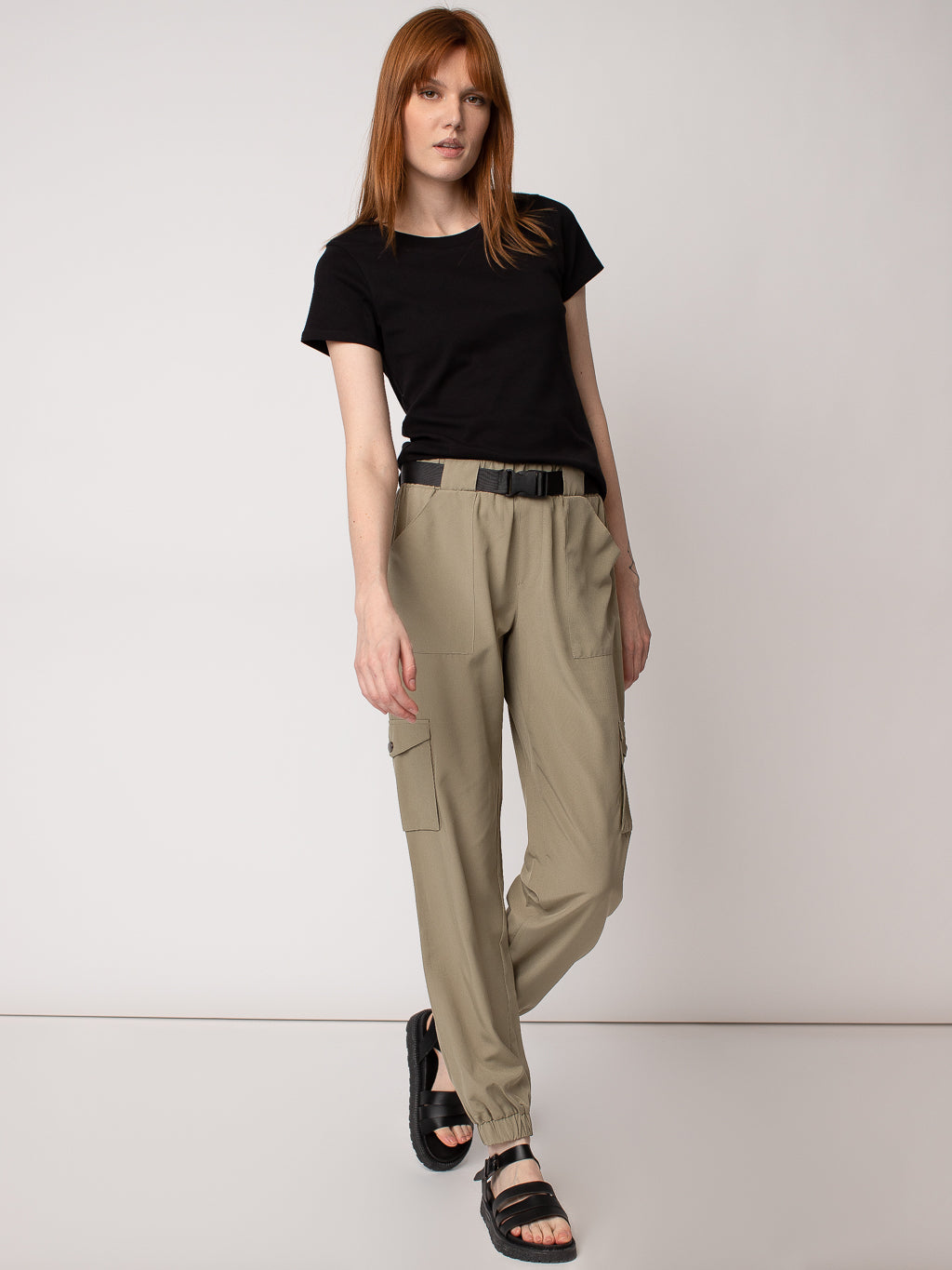 Short-sleeve semi-fitted t-shirt