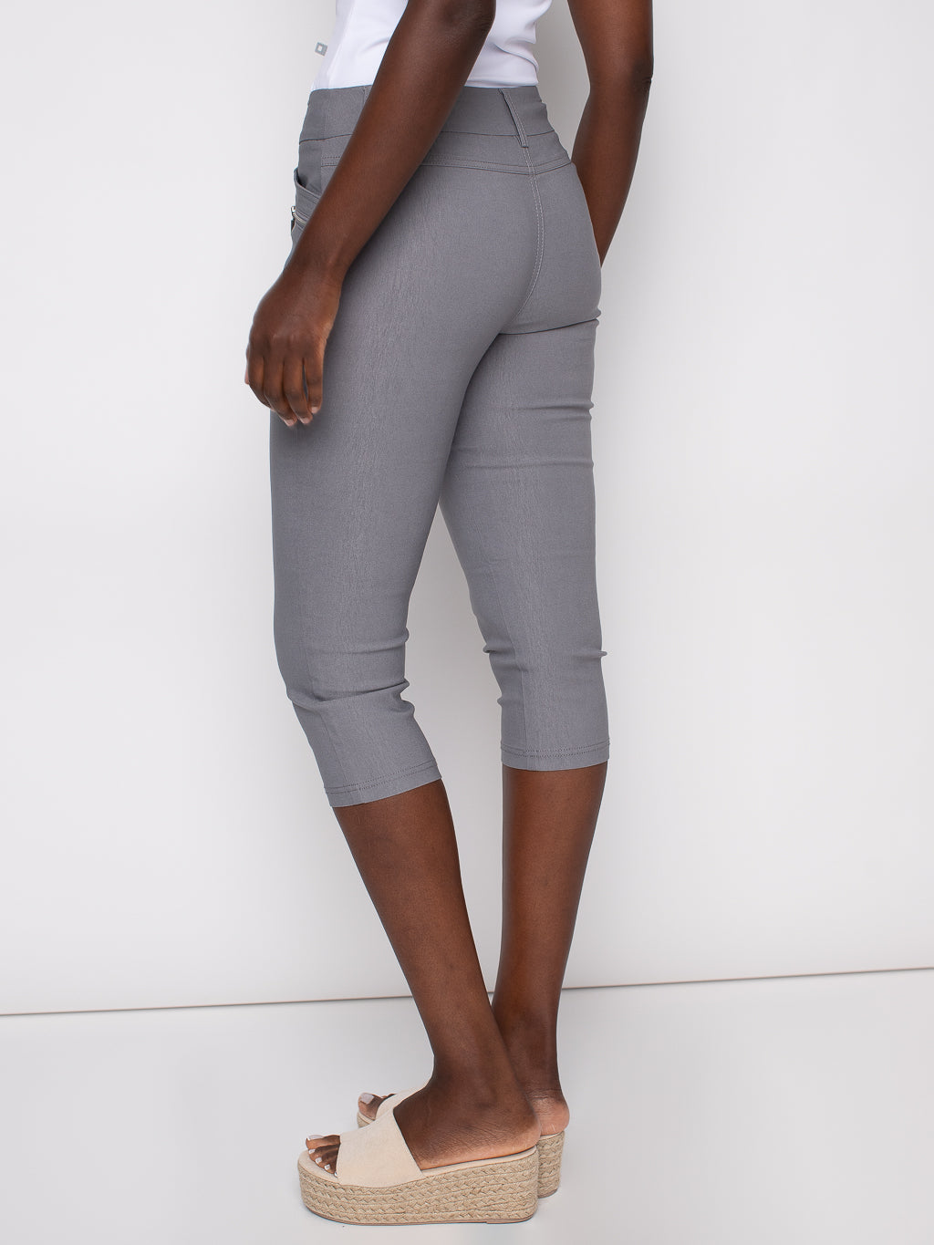 Straight fitted pull-on capri