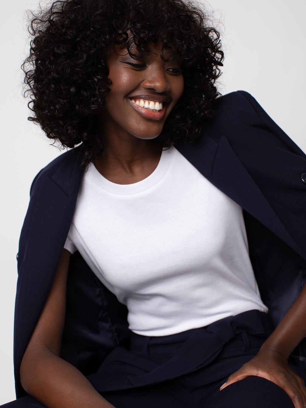 Short-sleeve semi-fitted t-shirt